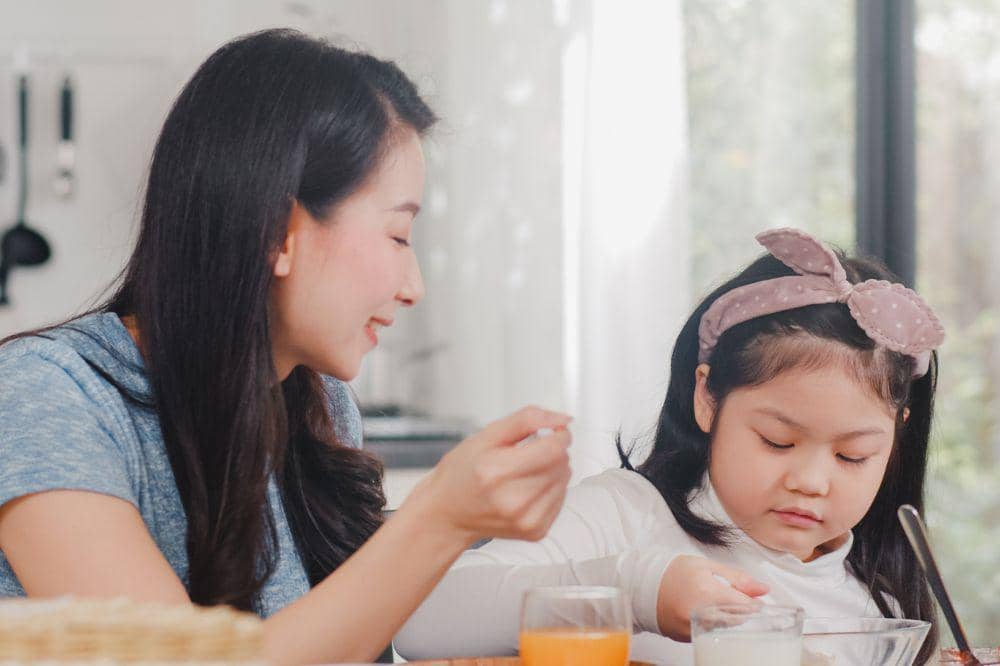 memberi makan sehat pada anak