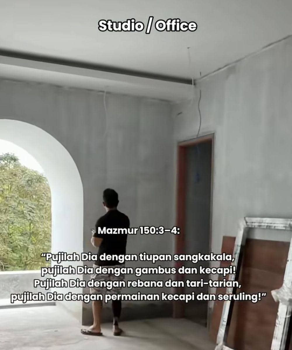 7 Foto Fabio Asher Berkati Rumah Baru dengan Ayat Alkitab 6