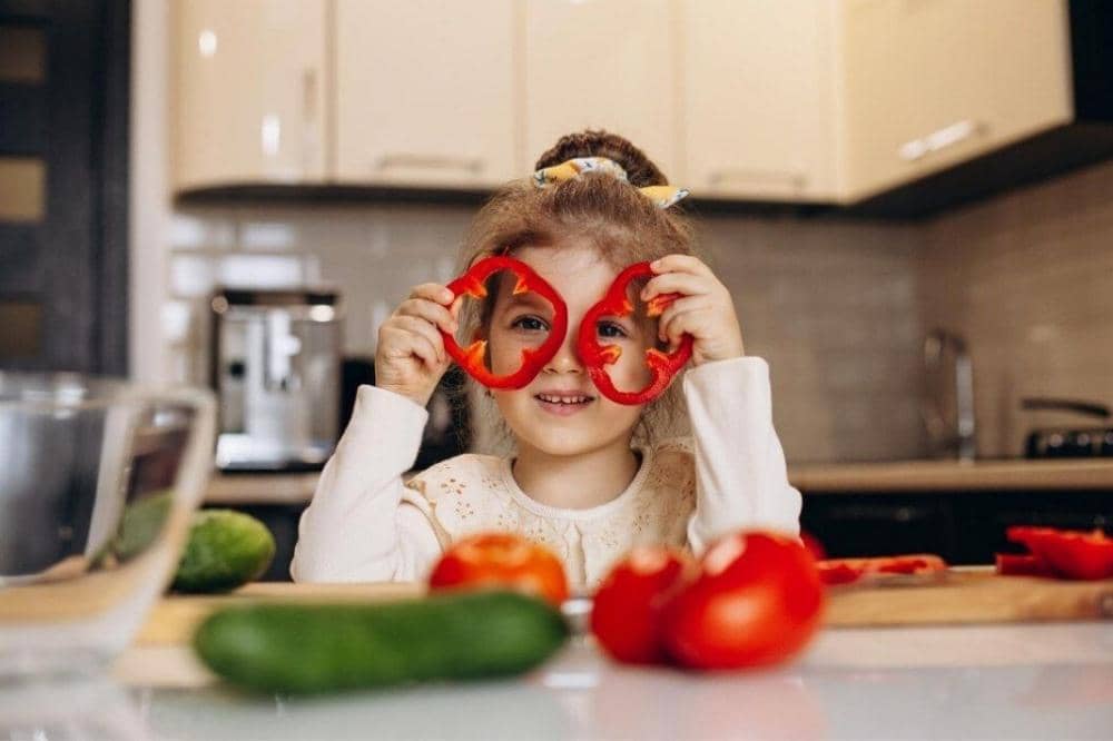 Tips Agar Anak Mau Makan Sayur, Terapkan sejak MPASI!