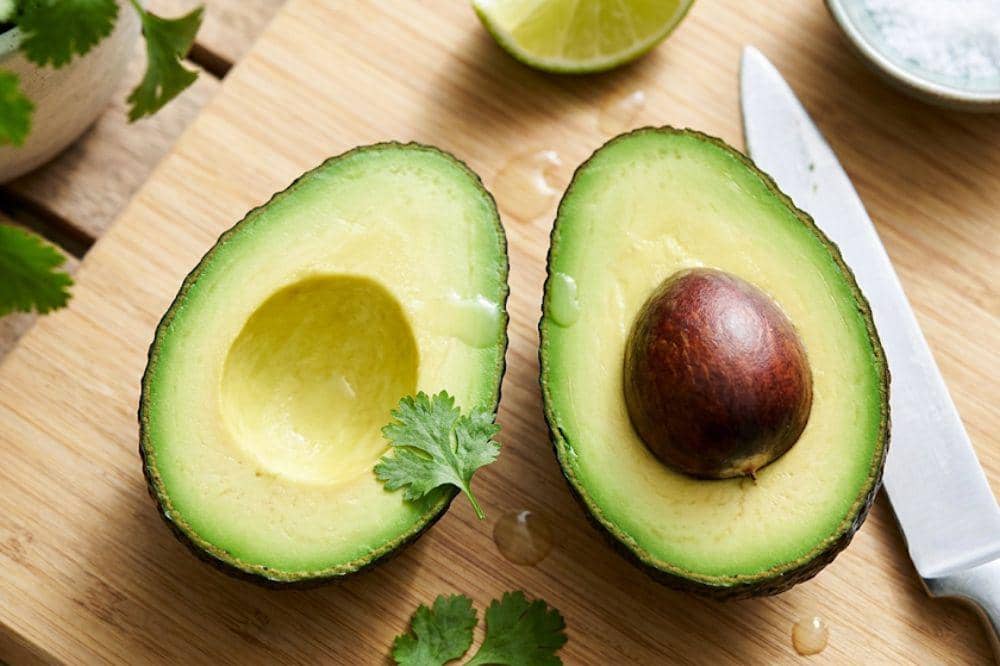 7 Buah yang Aman untuk Orang Sakit Tipes, Jangan Asal Makan!