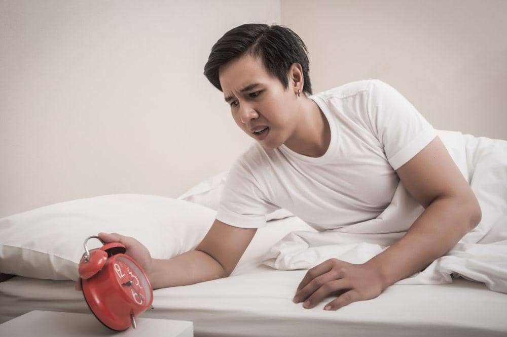 Mitos atau Fakta Alat Kelamin Laki-Laki Bisa Menciut Kalau Sering Begadang 