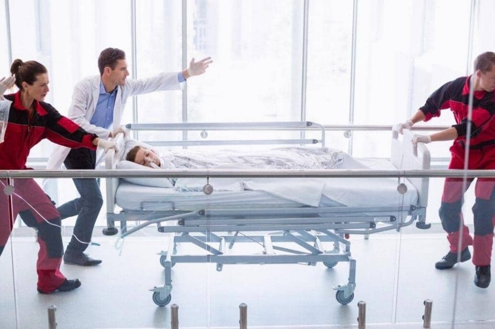 Anak dilarikan ke rumah sakit