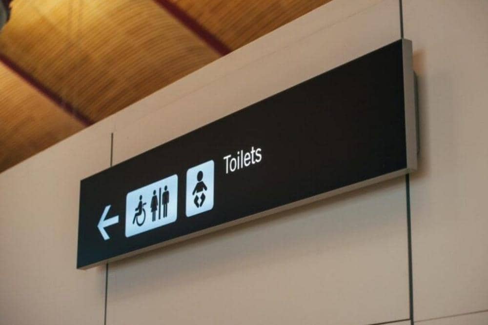 Toilet di bandara