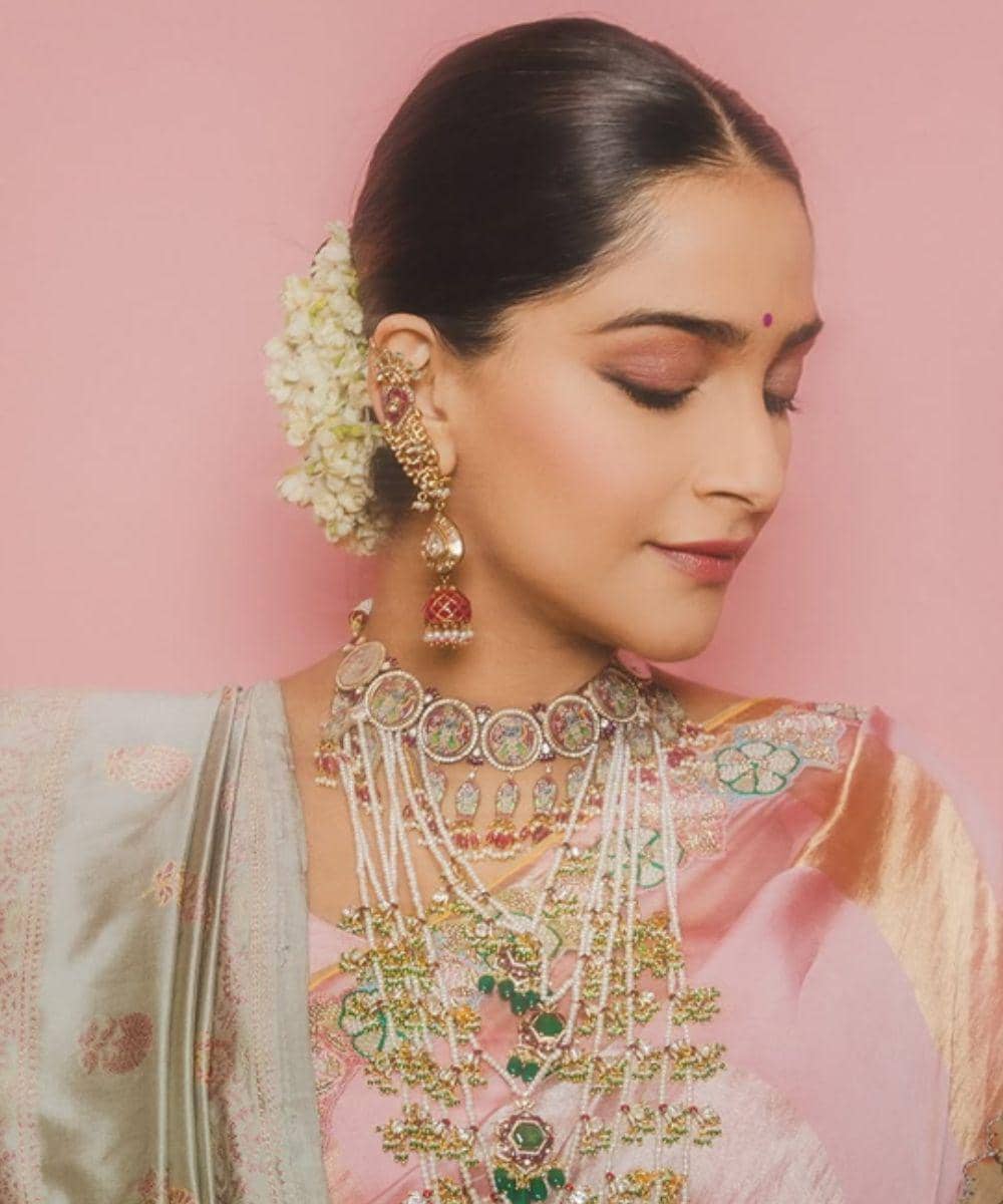 Artis Bollywood Sonam Kapoor Melahirkan Anak Kedua Laki-Laki (3).jpg