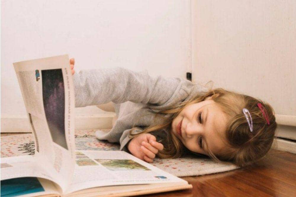 Baca Buku Penting Setelah Anak Main Gadget, Ini 7 Alasannya!