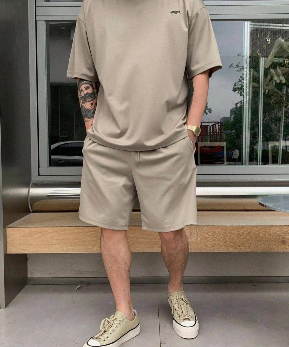 7 Outfit Cowok Biar Tetap Nyaman di Cuaca Panas (3)