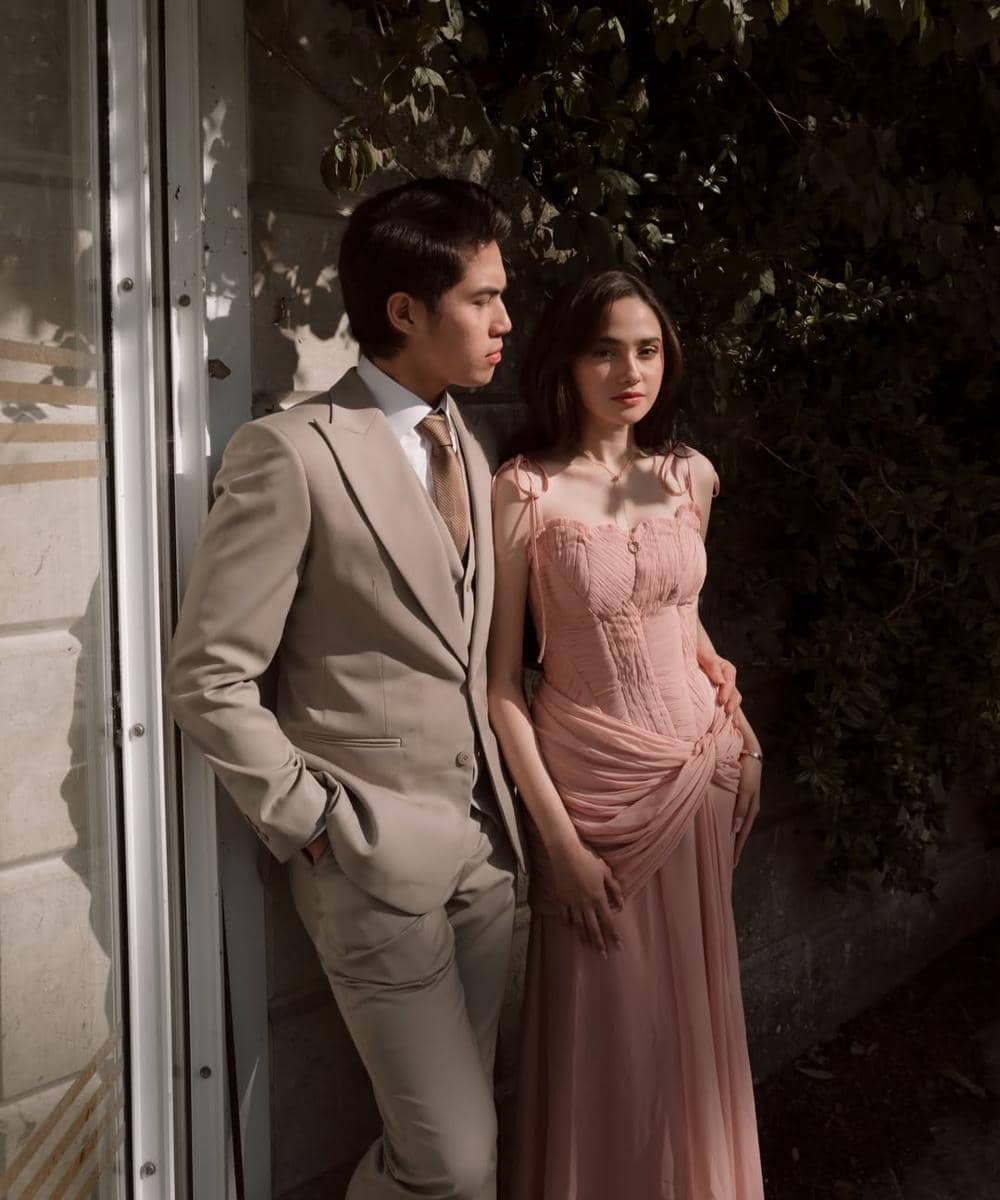 Perhiasan Syifa Hadju di Foto Prewedding 3.jpg