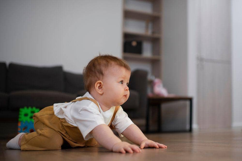 Perkembangan Motorik Bayi Sesuai Tahapan Usia, Ini Jadwalnya!