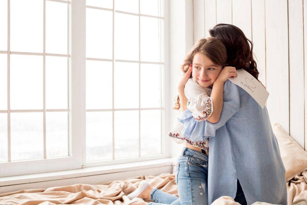 15 Aturan Bertahan Hidup yang Wajib Mama Ajarkan pada Anak