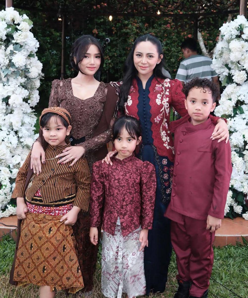 Instagram.com/rachelvennya