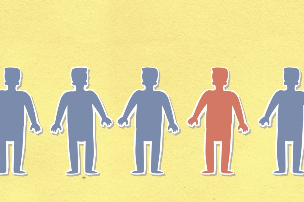 Empat gambar manusia berwarna biru dan di tengahnya terdapat gambar manusia berwarna merah