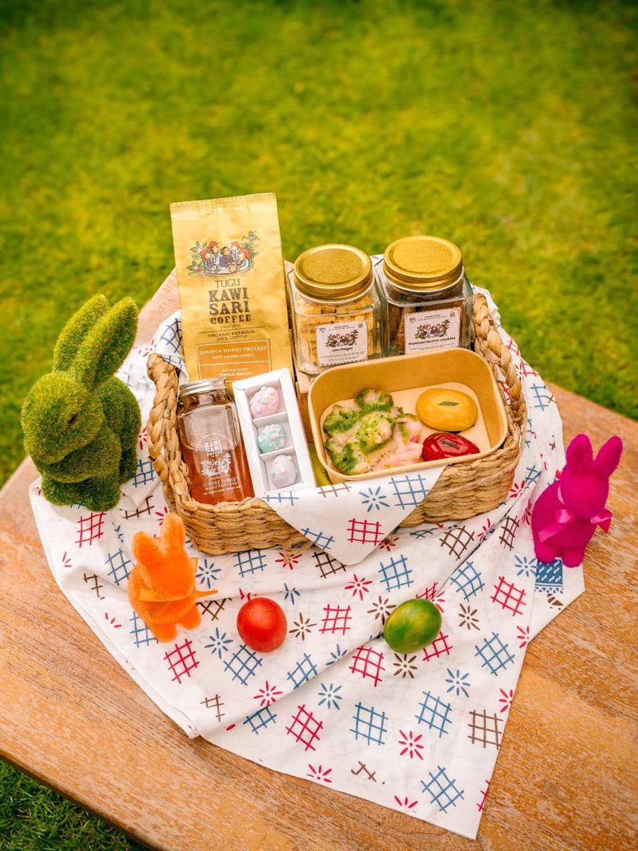 Easter Bloom Basket.jpg