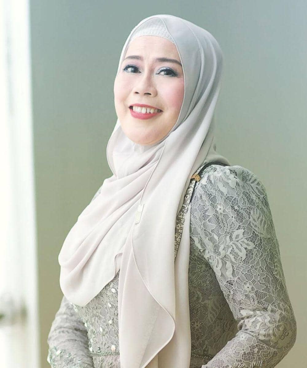 Instagram.com/dewiyullofficial