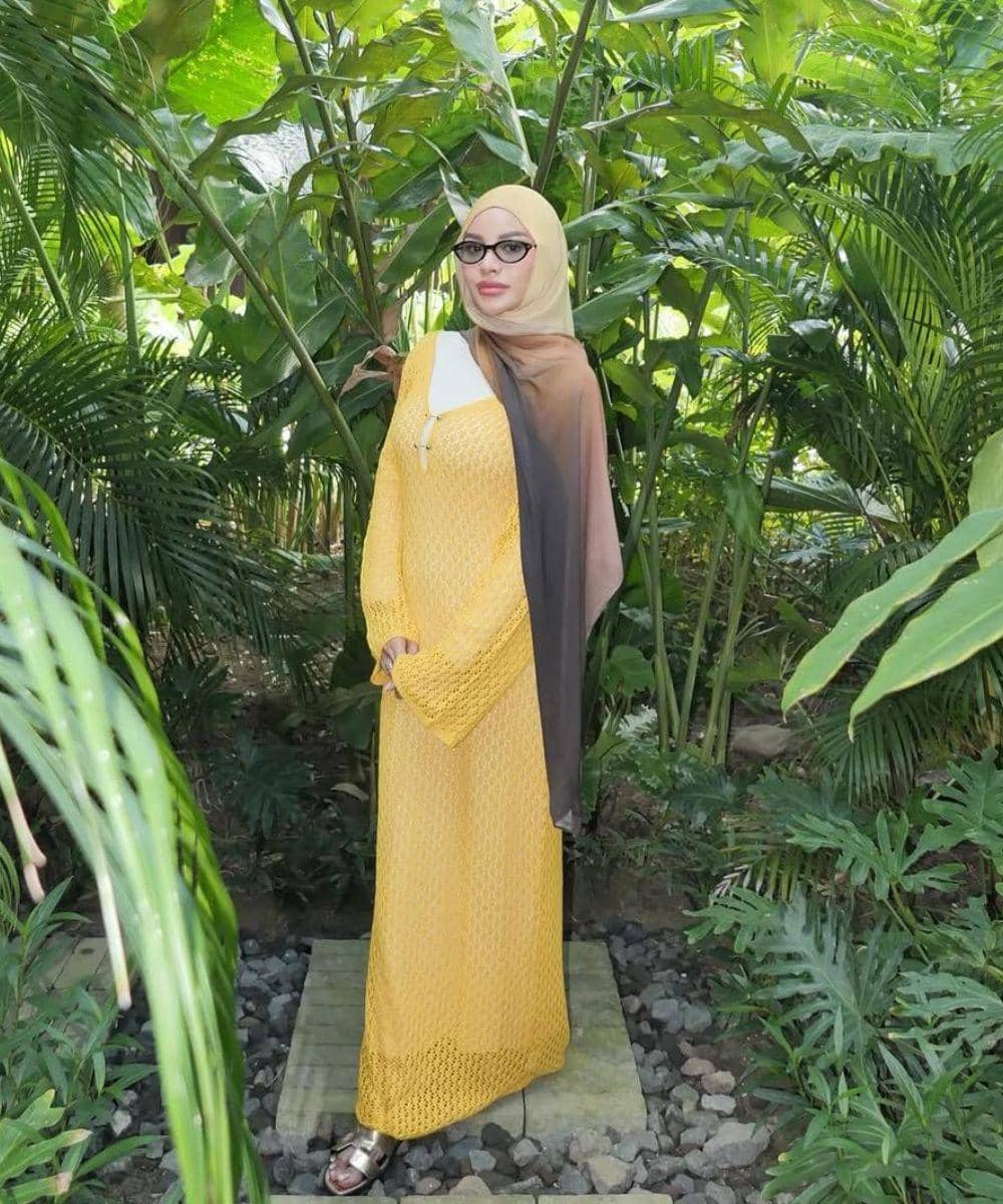 Intip Gaya Outfit Aurel Hermansyah di Bali yang Jadi Sorotan 3.jpeg