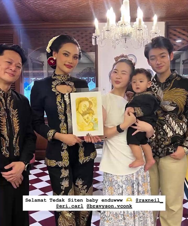 Selebriti yang Hadir di Tedak Siten Andrew Anak Erika Carlina 1.jpg