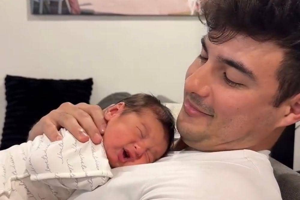 7 Foto Tyler Bigenho Suami Aurelie Moeremans Mengasuh Anak