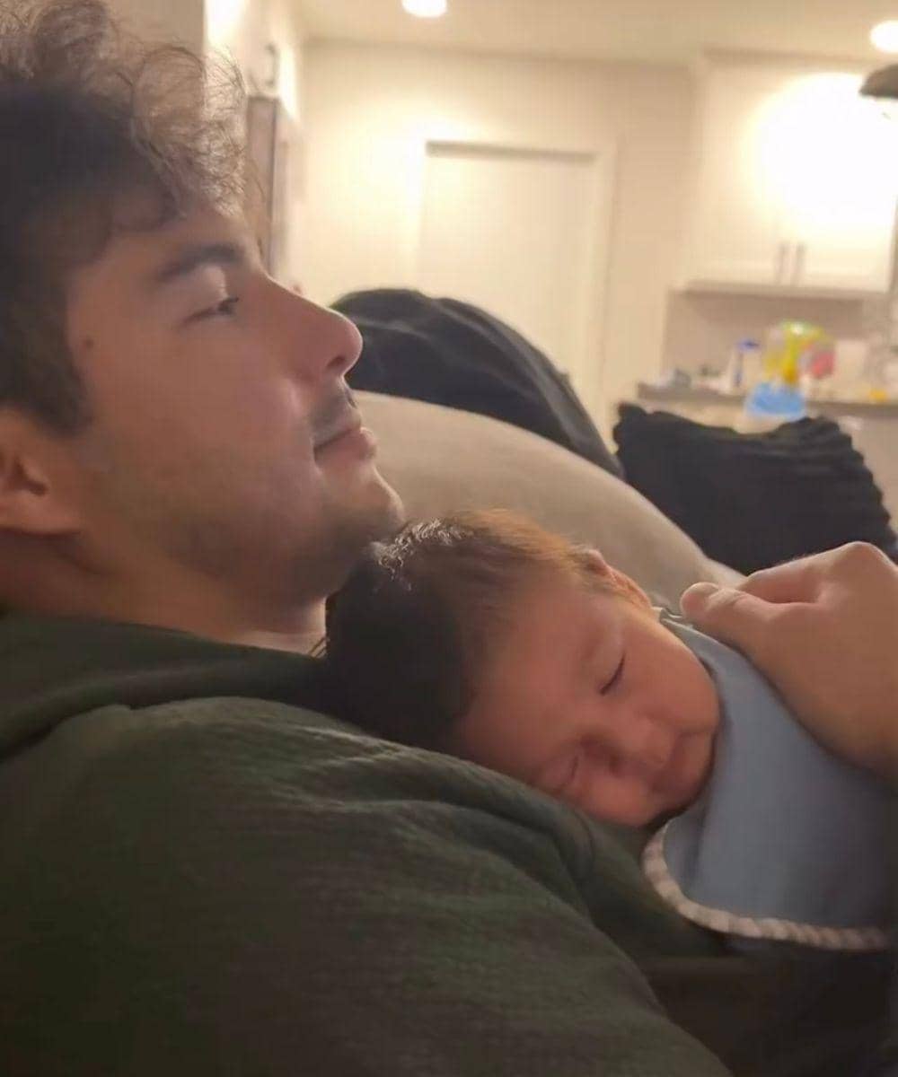 7 Potret Suami Aurelie Moremans Jadi Papa 4.jpg