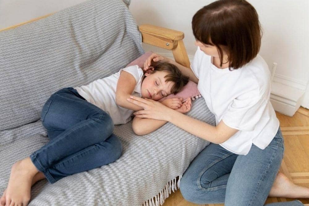 Mama menenangkan anak