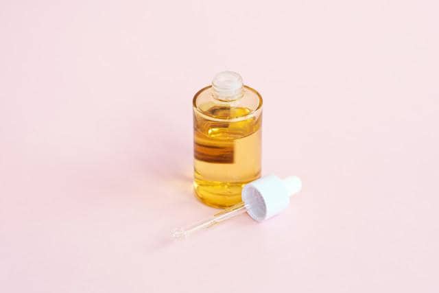 ilustrasi serum wajah