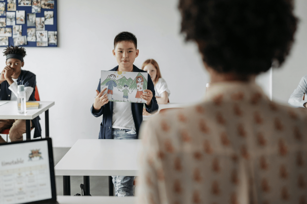 10 Cara Membuat Anak Jadi Pembicara yang Percaya Diri