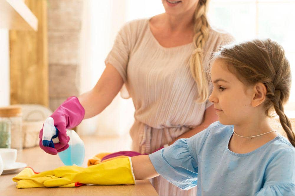 anak melakukan pekerjaan rumah tangga 