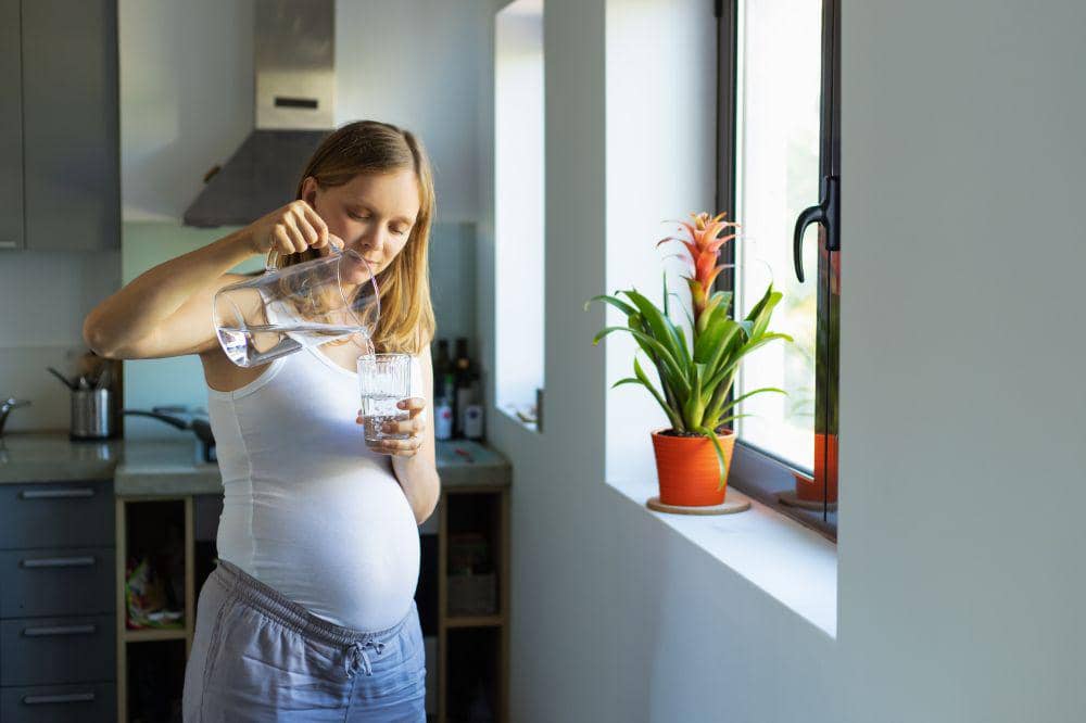 8 Cara Menghilangkan Kantung Mata saat Hamil