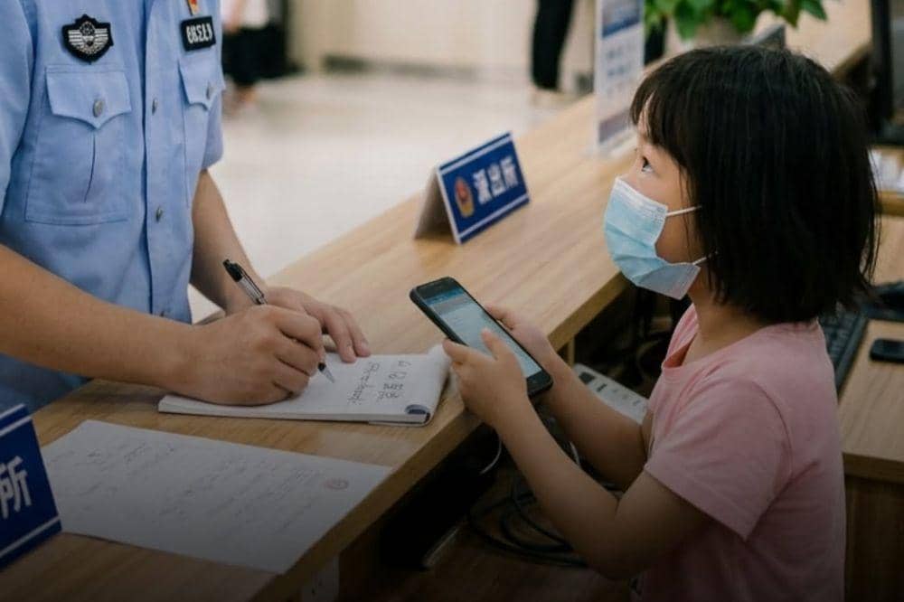 Anak 9 Tahun di China Serahkan Diri ke Polisi Setelah Top Up Game Tanpa Izin