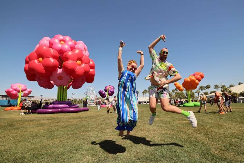 5 Tren Fashion Coachella 2026, Boho Modern dan Detail Mencolok