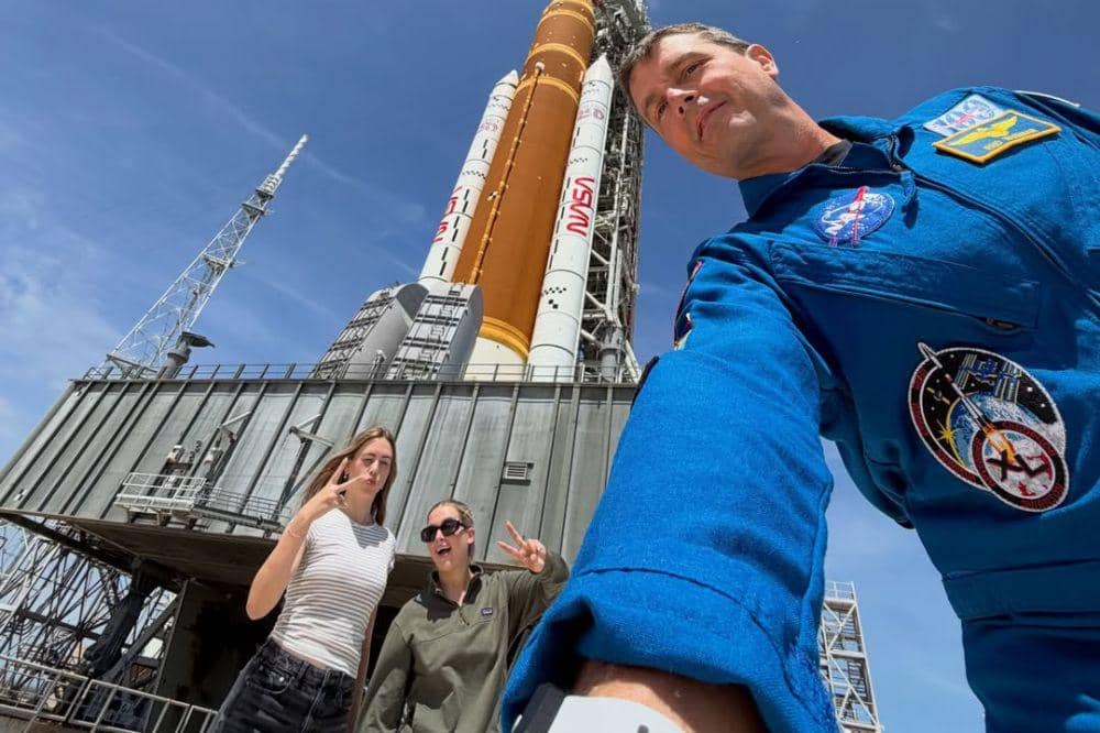 8 Fakta Keluarga Astronaut NASA yang Terbang Keliling Bulan 2