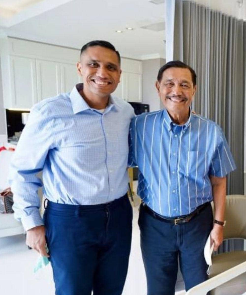 Luhut Binsar Sambut Kelahiran Cucu ke Delapan Di Kota Surabaya (3).jpg