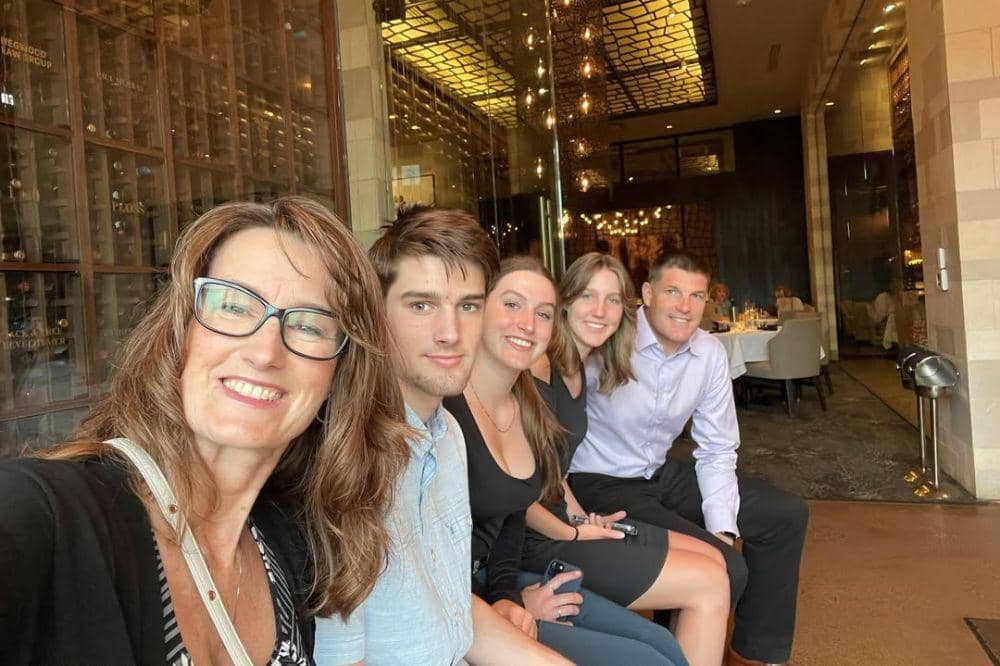 8 Fakta Keluarga Astronaut NASA yang Terbang Keliling Bulan 8