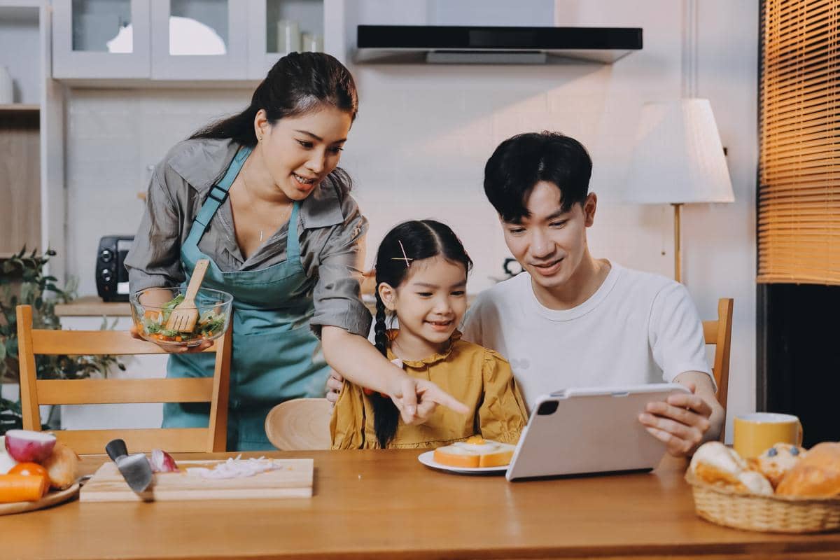 S-26 ParenTeam: Ini 5 Panduan Parenting Anak untuk Mams & Paps