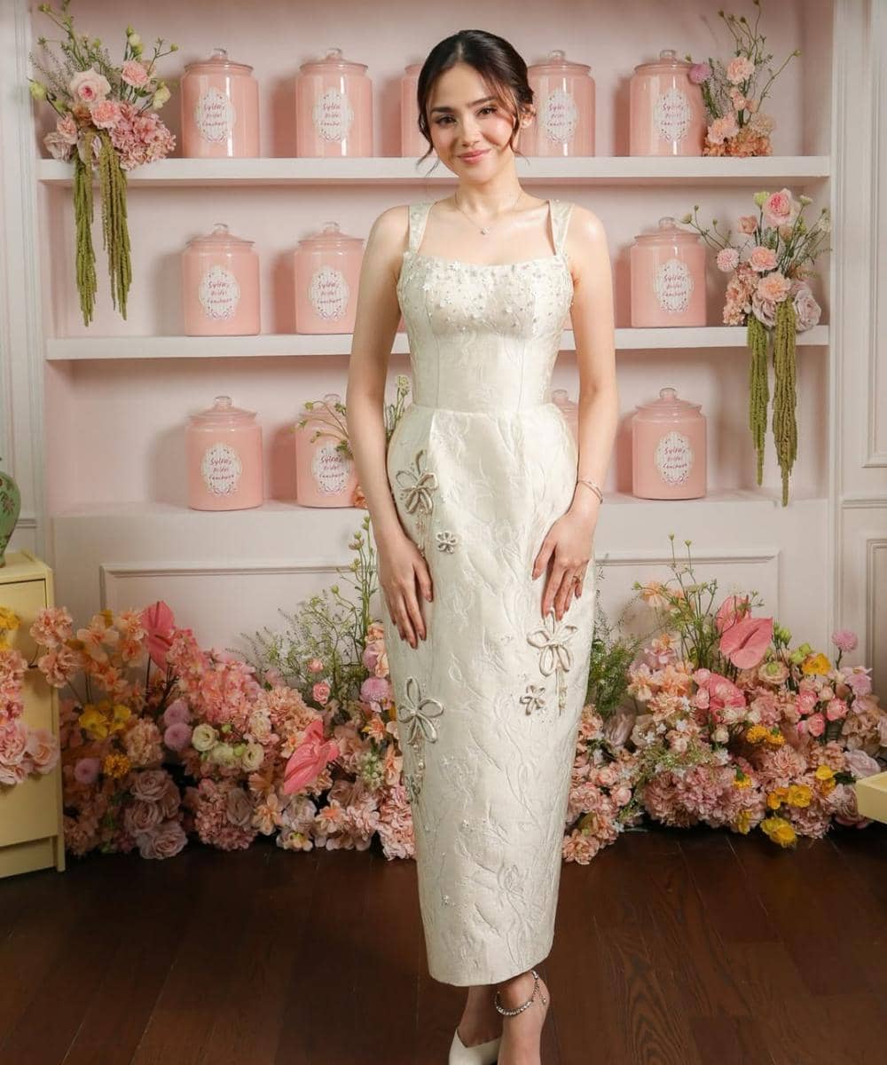 Penampilan Syifa Hadju saat Bridesmaid Luncheon, Manis dengan Dress Bodyfit 8 jpg