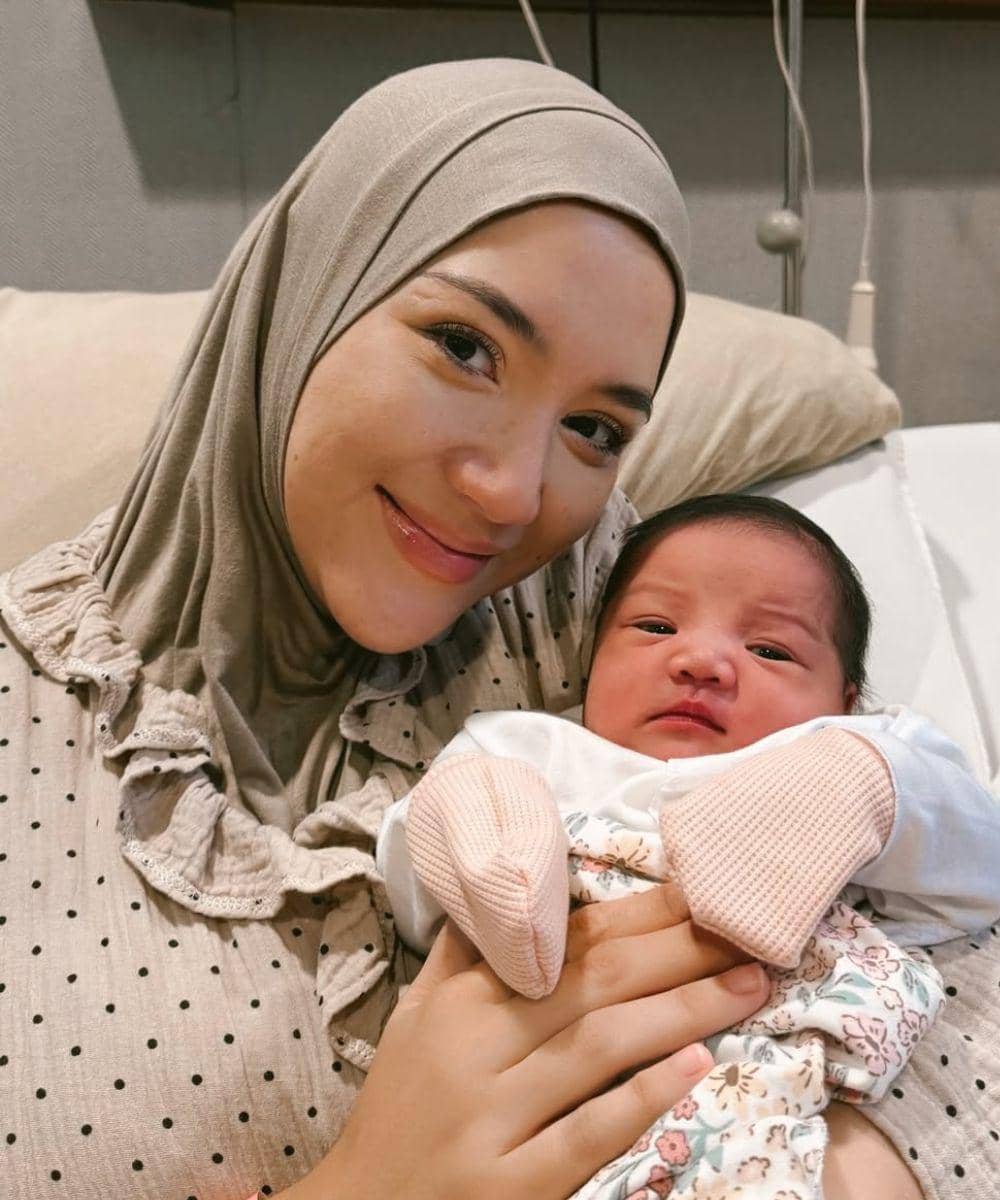 Instagram.com/ericaputrii