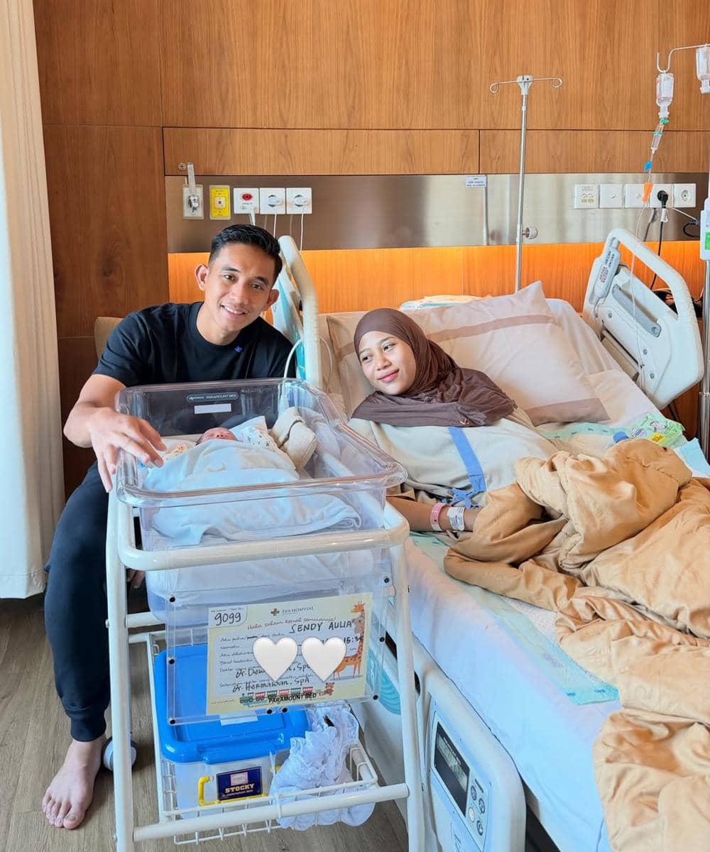 Istri Rizky Ridho Melahirkan Anak Pertama 7.jpg