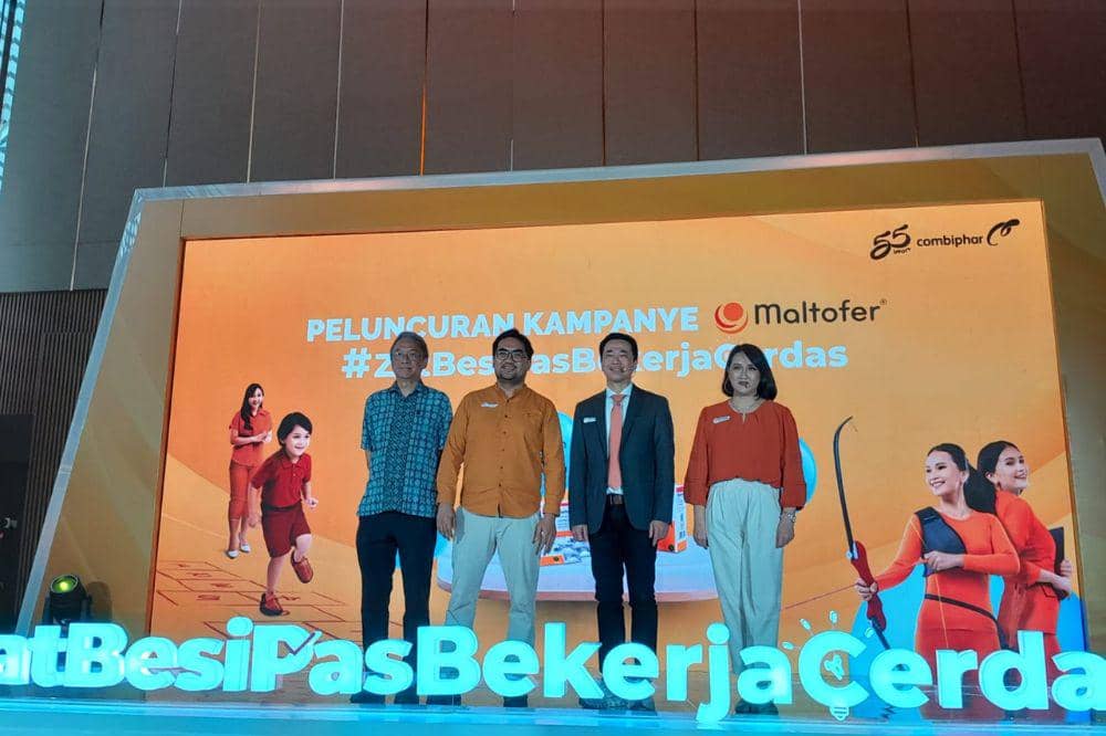 Sesi foto bersama kampanye Maltofer oleh Combiphar