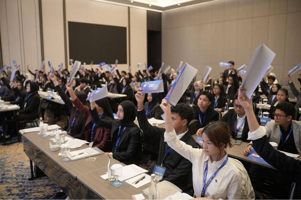 Ratusan Pelajar Belajar Diplomasi dan Kepemimpinan di Bekasi