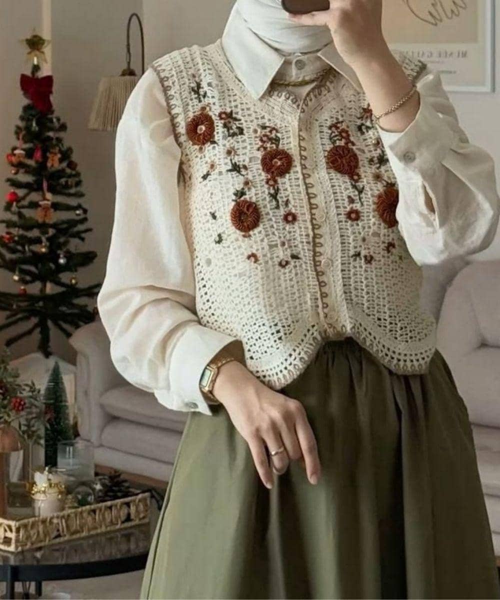 7 Rekomendasi Vest Rajut untuk Buat Gaya Mama Lebih Menarik 6.jpg