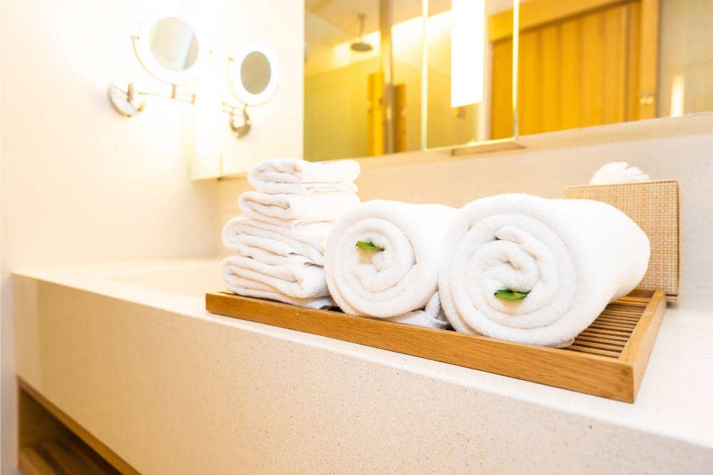 10 Inspirasi Kamar Mandi Mewah ala Hotel Bintang Lima