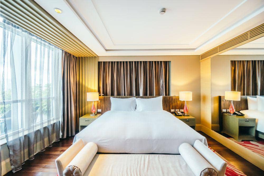8 Tips Menata Pencahayaan Kamar Tidur ala Hotel Bintang Lima