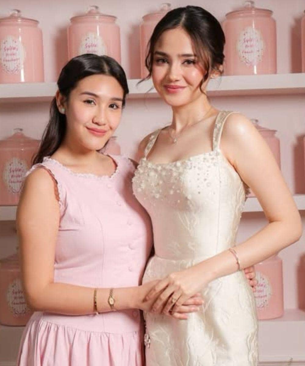 bridesmaid syifa hadju