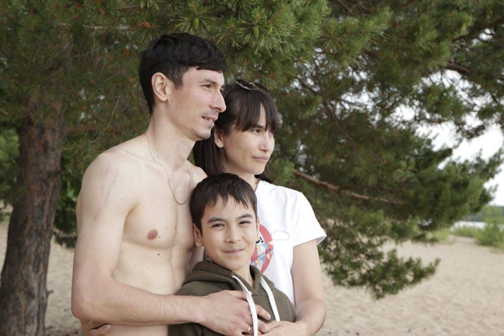 ilustrasi mendidik anak laki-laki