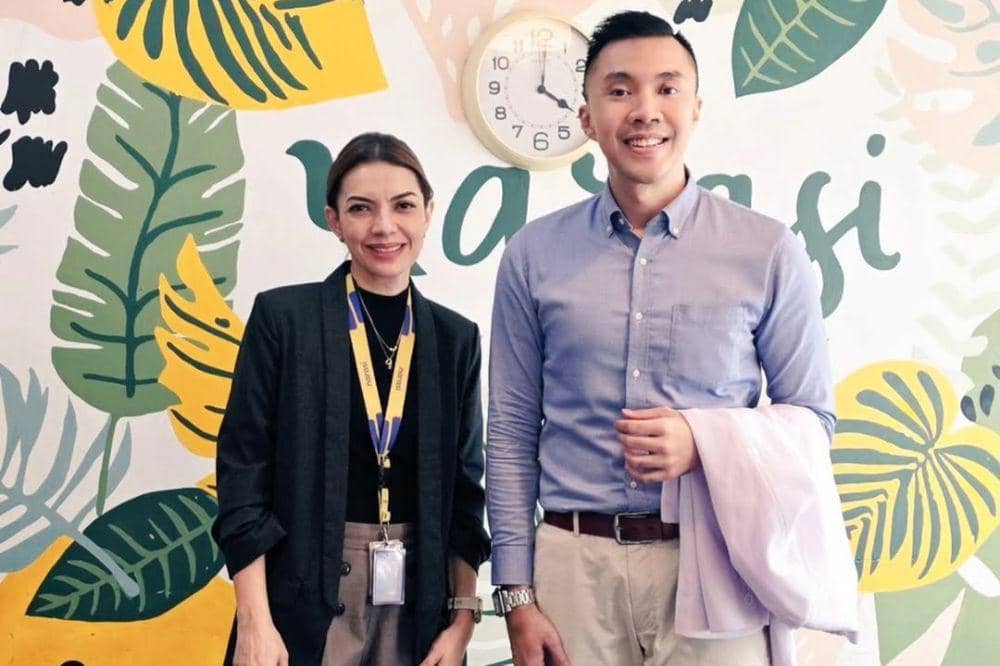 biodata dan profil dr gia 3.jpg