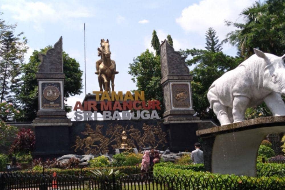 10 Tempat Wisata Keluarga di Purwakarta yang Hits dan Edukatif