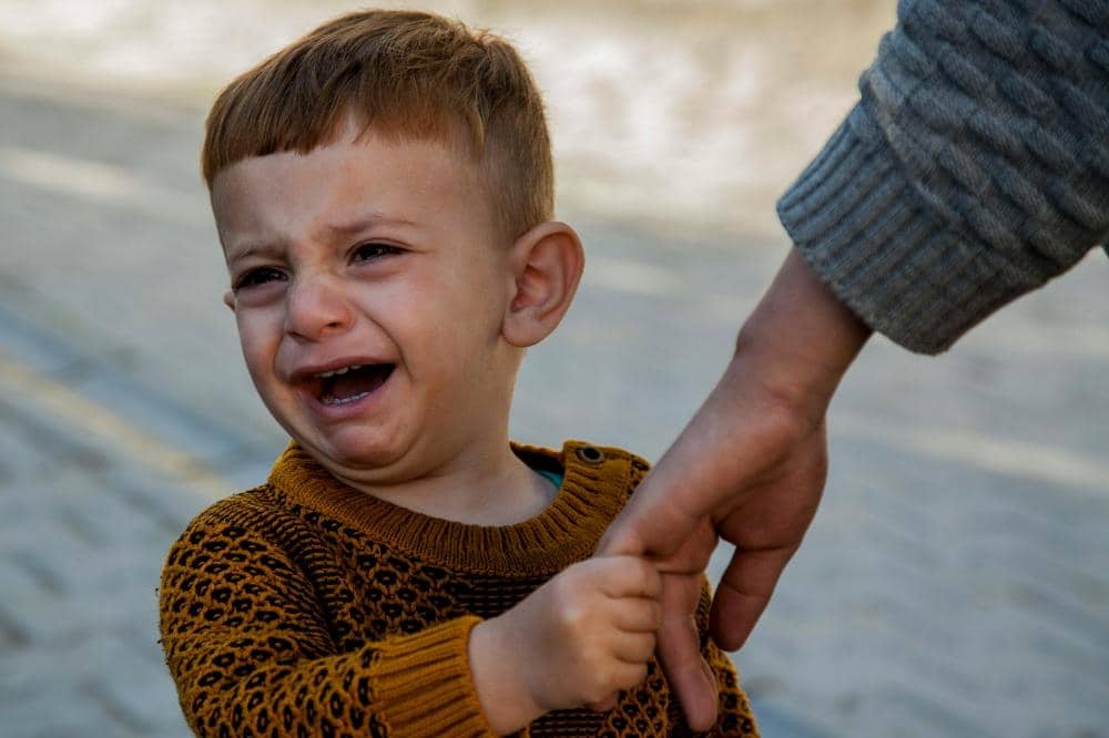 Anak tantrum di tempat umum