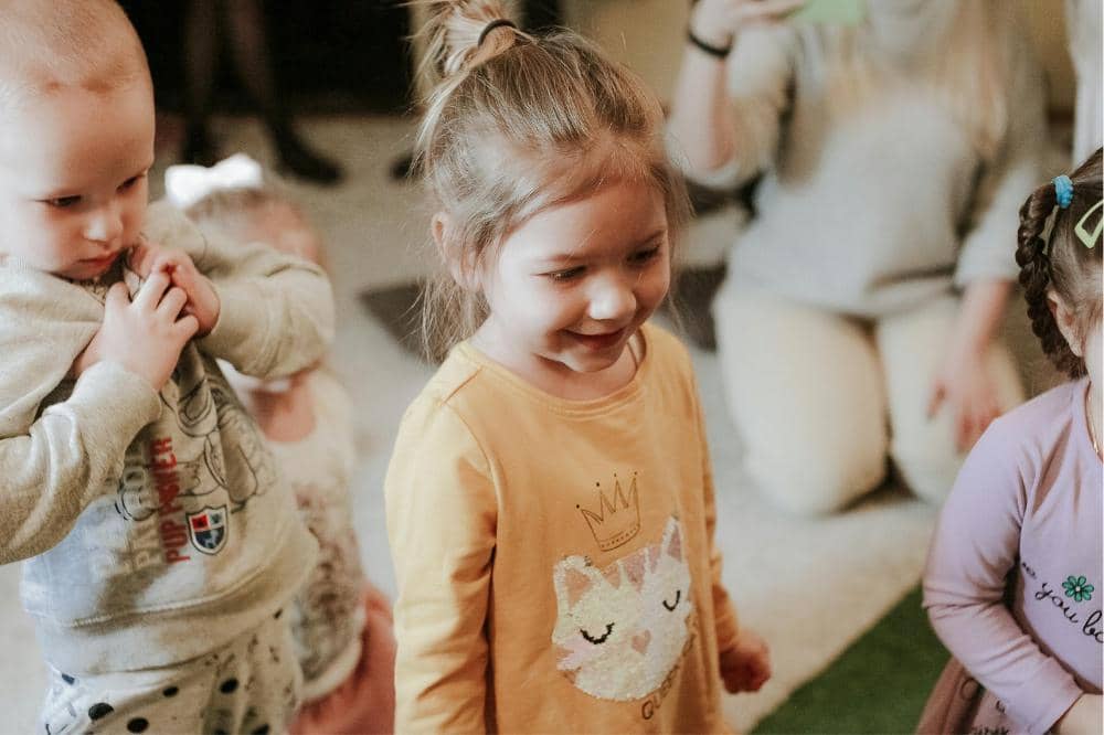 7 Perilaku Tidak Wajar Anak 4-5 Tahun saat di Tempat Umum