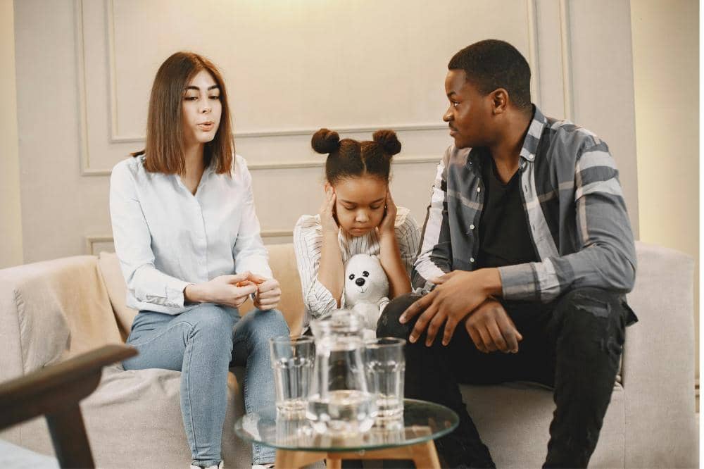 Anak tidak bisa bercerita pada Mama dan Papa