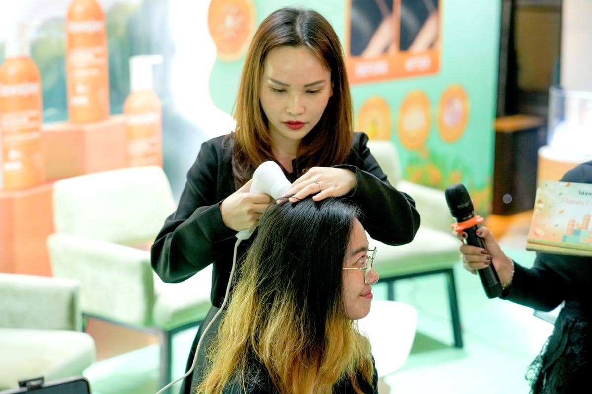 Benarkah Ketombe Bisa Menular dari Helm yang Digunakan? 