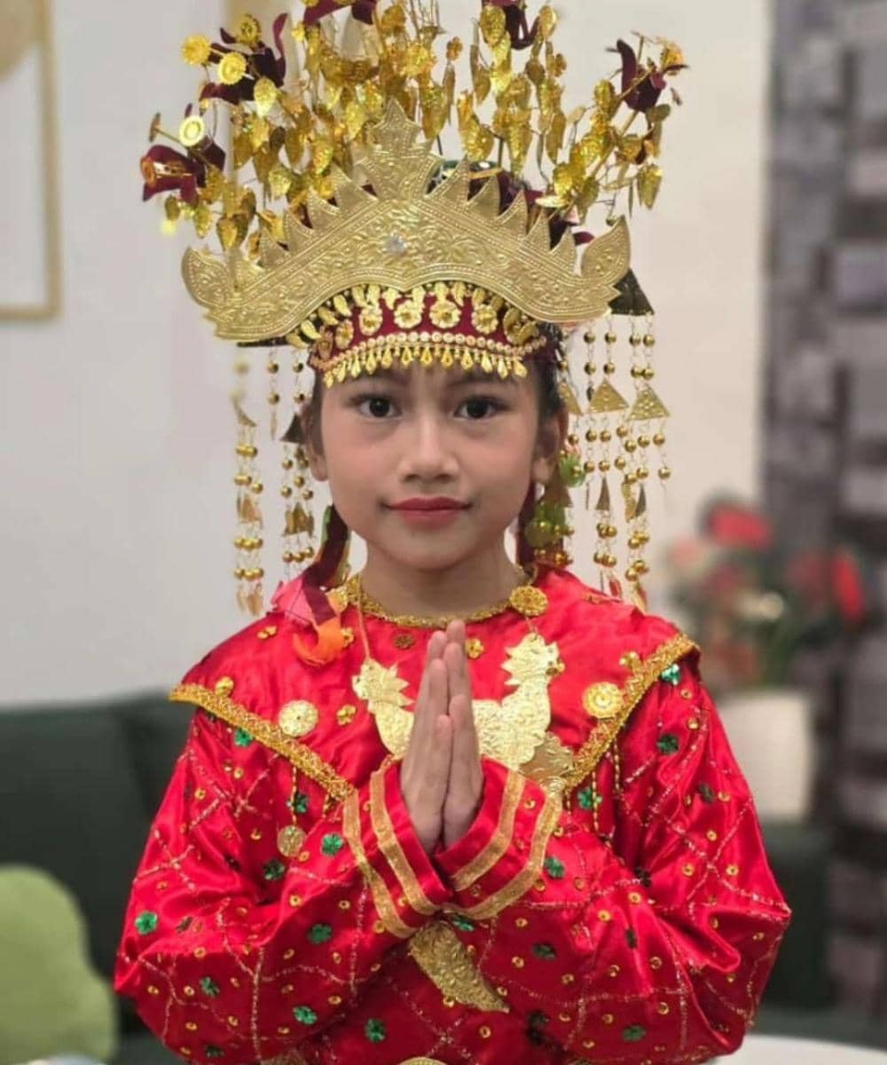 Baju adat toko MG Busana