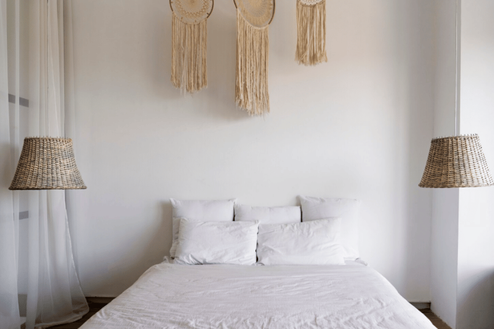 10 Ide Cat Tembok Warna Putih untuk Kamar Tidur yang Elegan